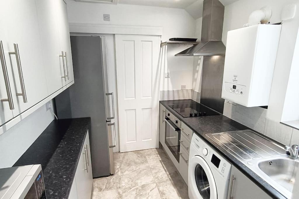 Cntrl Reading Modernized 3 Bedroom House 외부 사진